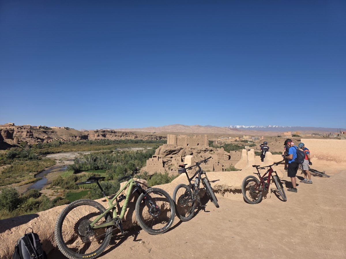 Berge, Wüsten und Oasen