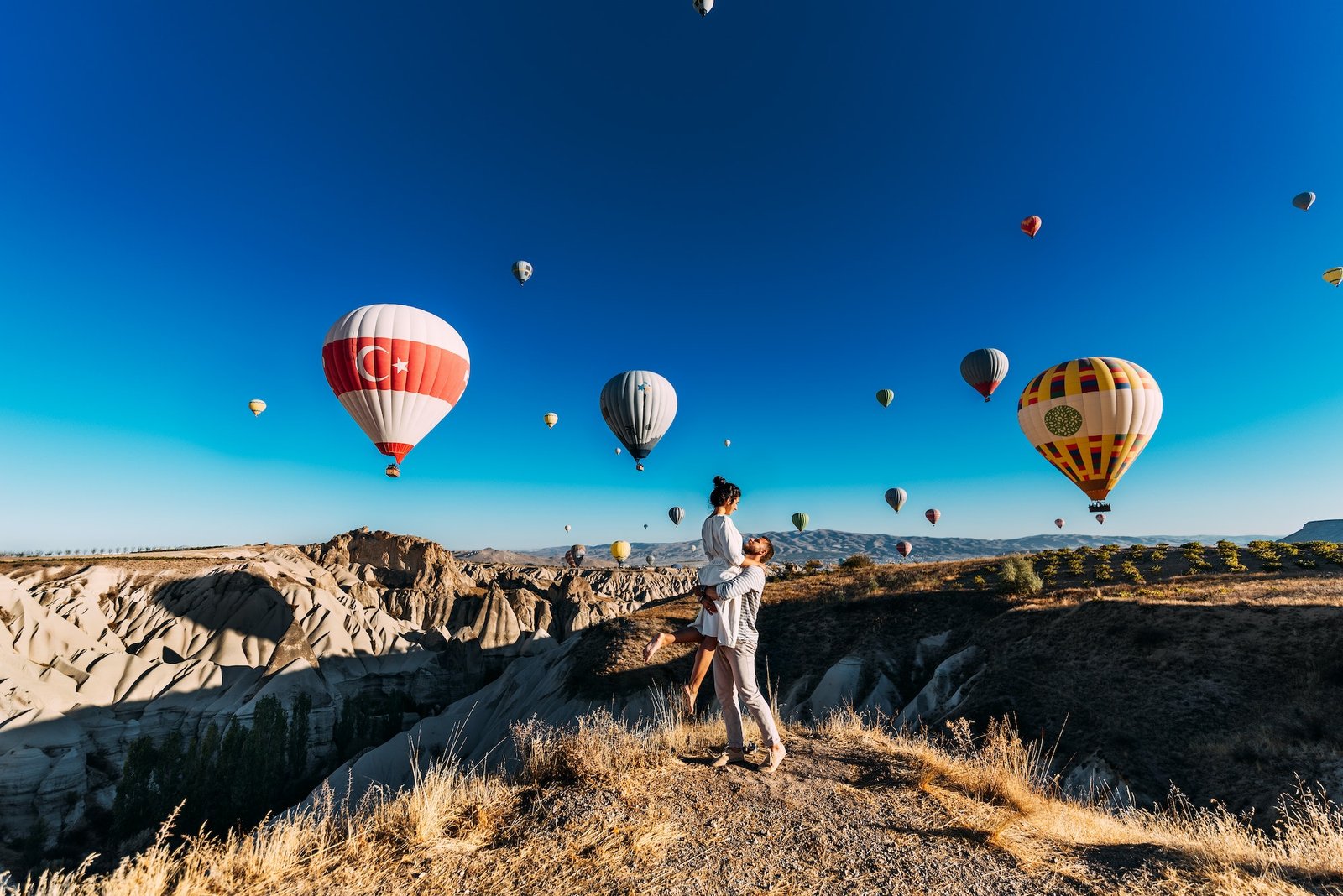 happy-couple-in-cappadocia-the-man-proposed-to-the-girl-honeymoon-in-cappadocia.jpg